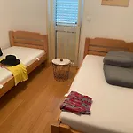 Donna Sandra Vrh (Krk)